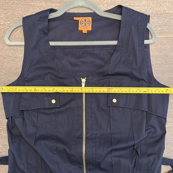LIKE NEW TORY BURCH SLEEVELESS SAFARI BELTED NAVY DRESS - Size 10 - Picture 7 of 9